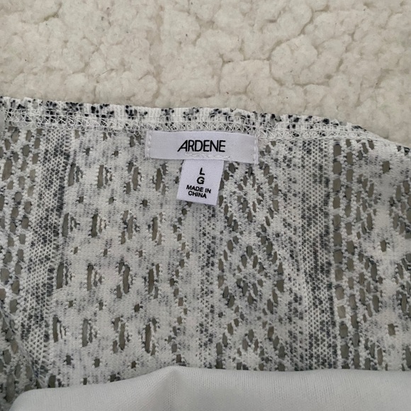 Brand new top - Picture 4 of 5